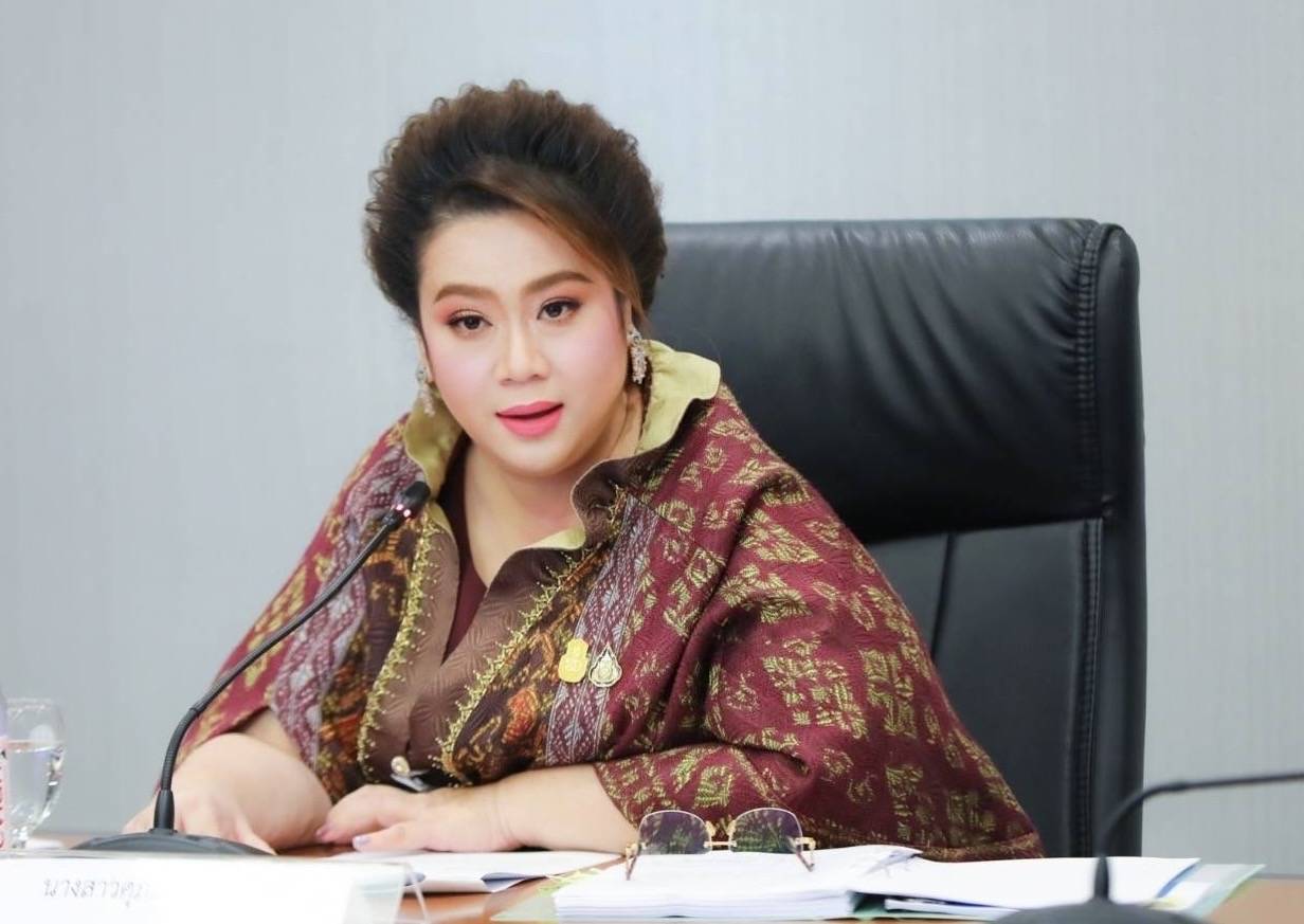 "ศุภมาส" รมว.อว. ขานรับนโยบายรัฐบาล ออกประกาศ กมอ. ยกระดับมาตรฐานภาษาอังกฤษในมหาวิทยาลัย ยกเครื่องการเรียนการสอน ปรับสภาพแวดล้อมเอื้อต่อการเรียนรู้ การวัดผลเทียบเท่าระดับสากล