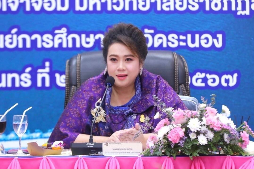 “ศุภมาส” รมว.อว. เตรียมชง ครม. เสนอแนวทางนำ 6 สถาบันภาคใต้ตอนบนของ อว. ร่วมขับเคลื่อนพื้นที่ระเบียงเศรษฐกิจภาคใต้ และแลนด์บริดจ์ เชื่อม 3 จังหวัดในพื้นที่อ่าวไทย-อันดามัน ระนอง-ชุมพร-สุราษฯ พร้อมปั้นผู้ประกอบการซอฟต์พาวเวอร์ท่องเที่ยวจังหวัดละ 100 ราย ตั้งอุทยานวิทย์ใต้ตอนบนหนุนเศรษฐกิจพื้นที่ SEC