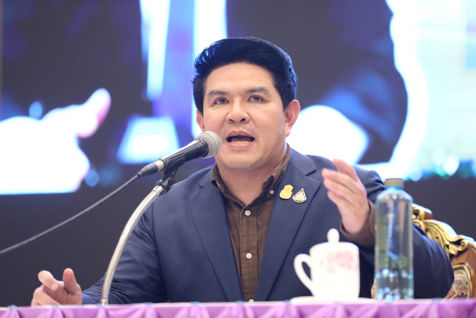 "รมช.สุรศักดิ์" ผนึกกำลัง​ สพฐ. ลงพื้นที่กระบี่ ย้ำโรงเรียนต้องปลอดภัย อาหารกลางวันต้องได้คุณภาพ พร้อมดันนโยบาย "เรียนดี มีความสุข" ต่อเนื่อง .