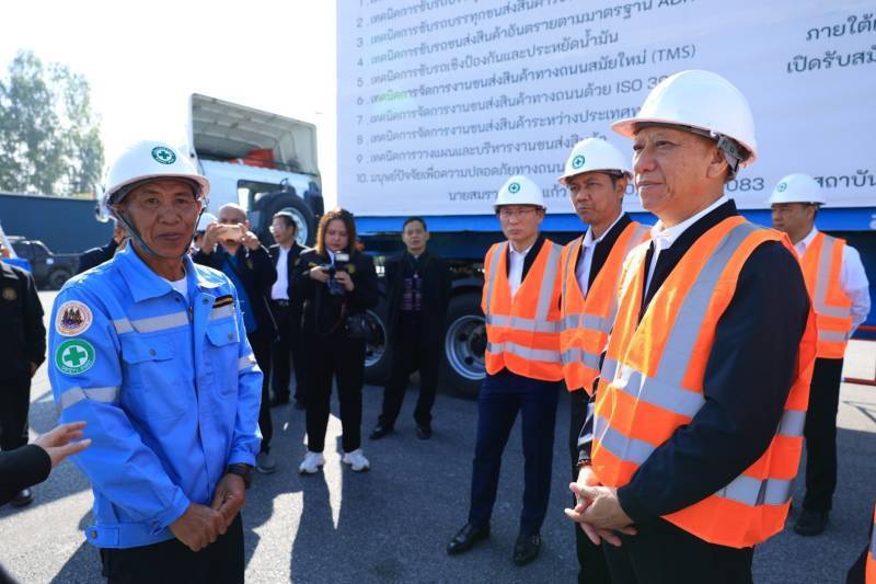 รมว.แรงงาน พิพัฒน์ เยือนเชียงราย ชู Up Skill ด้านโลจิสติกส์ -ท่องเที่ยว และบริการ อัตราจ้างสูง ฝึกจบพร้อมป้อนงานทันที