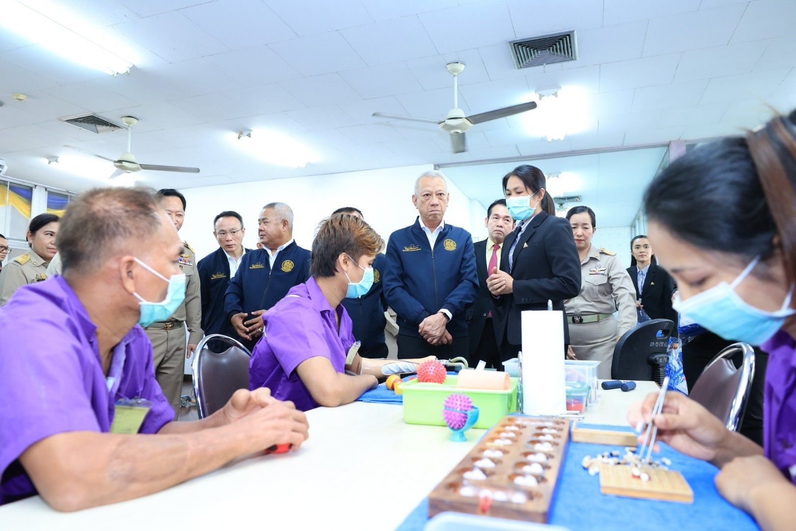 รมว.แรงงาน “พิพัฒน์” ลงพื้นที่ปทุมฯ เยี่ยมสถานประกอบการต้นแบบความปลอดภัยและสวัสดิการแรงงานหารือพัฒนาทักษะอาชีพสู่โลกการทำงานใหม่รับ AI พร้อมเยี่ยมศูนย์ฟื้นฟูให้กำลังใจคนงานที่ทุพพลภาพ