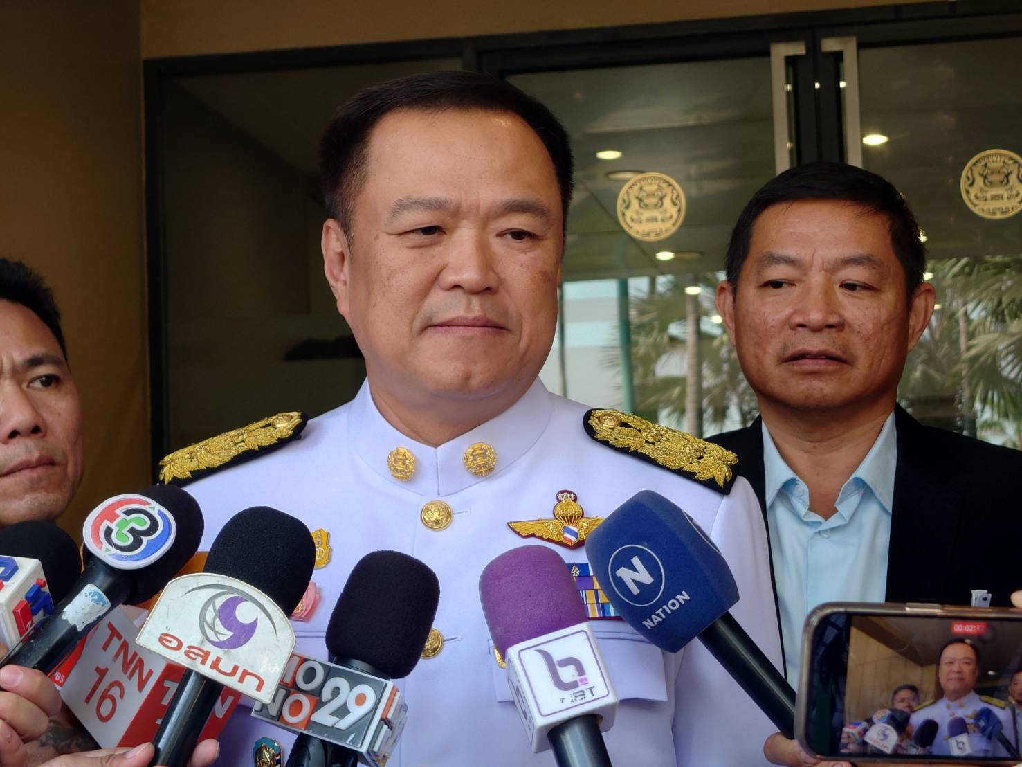 “อนุทิน” จ่อฟันไม่ยั้งหากพบทุจริตสอบข้าราชการท้องถิ่น มอบ สถ. ร่วม ป.ป.ช. ป.ป.ท. ป.ป.ง. ตรวจสอบเข้มทุกขั้นตอนต้องโปร่งใส พร้อมจับตาใกล้ชิดกรณีเปลี่ยนตัวผู้จัดสอบ คาดโทษพบผิดแม้จุดเดียวผู้เกี่ยวข้องตั้งแต่เจ้าหน้าที่กรม มหาวิทยาลัยผู้จัดสอบ ผู้เข้าสอบ ต้องร่วมรับผิดแพ่ง อาญา วินัยไม่มีเว้น