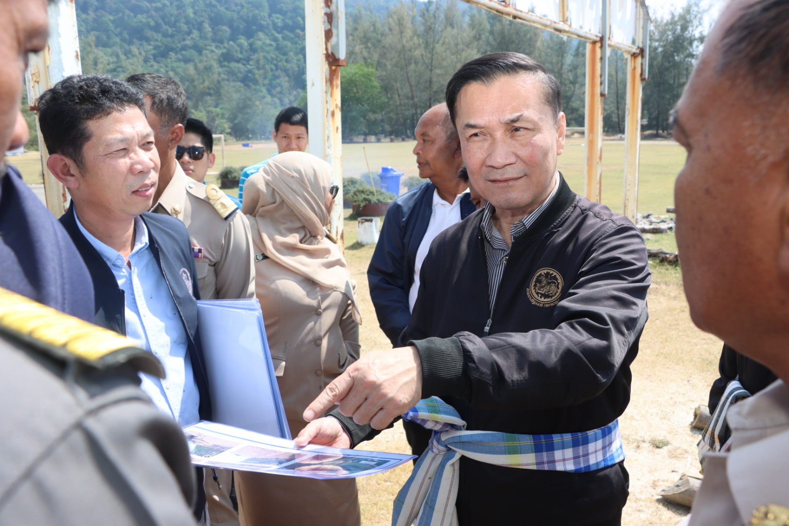 มท.2 สั่งการ กรมโยธาฯ ศึกษา สำรวจการกัดเซาะชายฝั่งหาดประพาส เร่งบรรเทาความเดือดร้อนของประชาชน จ.ระนอง