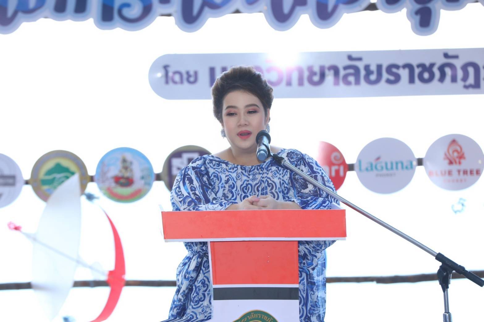 “ศุภมาส” ลงพื้นที่ติดตาม “โครงการเชื่อมเส้นทางท่องเที่ยว อ่าวไทย-อันดามัน” ผลงานความร่วมมือ 5 ราชภัฏภาคใต้ ก่อนประชุม ครม.สัญจร จ.ระนอง ย้ำ พร้อมนำทุกองคาพยพของ อว. ร่วมสร้างความเป็นอยู่ที่ดีให้คนในพื้นที่