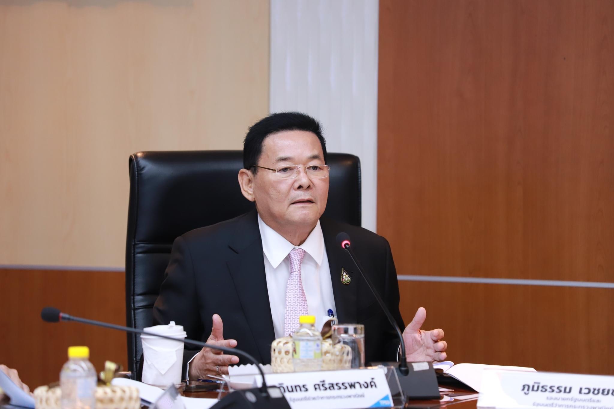 “นภินทร” รมช.พณ. สั่งลุย! จับกระแสแฟชั่นอัญมณีและเครื่องประดับโลก หาโอกาสทางการค้าให้ผู้ประกอบการไทย