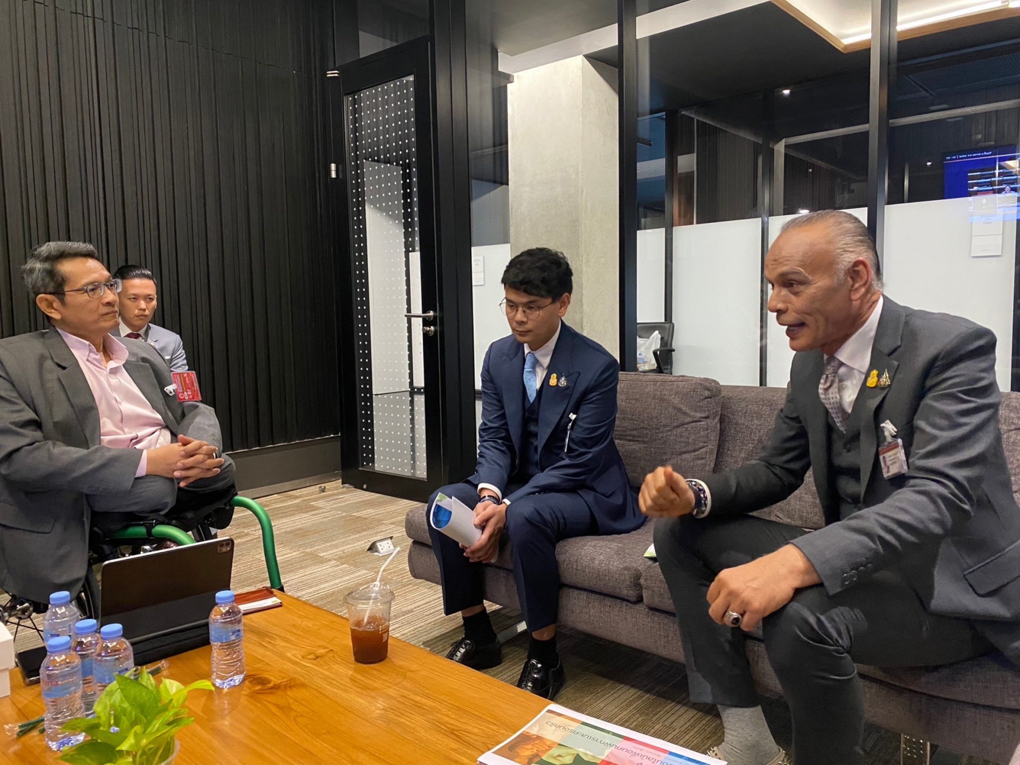 "ชาดา-ไชยชนก" ถกเลขาฯมูลนิธิพระมหาไถ่ ประกาศ “พูดแล้วทำ” พร้อมดันแอพฯเพื่อผู้พิการ ต่อยอดเชื่อมโยงกลไกกระทรวงในกำกับ“พรรคภูมิใจไทย”