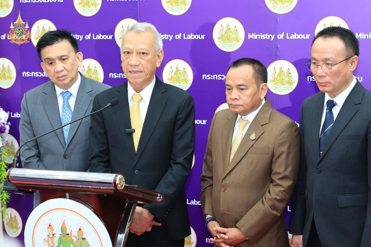 "พิพัฒน์" รมว.แรงงาน โว ส่งออกแรงงาน 2 เดือนแรก เกือบ 3 หมื่นคน คาดทั้งปีมีหลักแสน จับมือ 144 เอเจนต์ ส่งทำงานสวัสดิการดี รายได้สูง