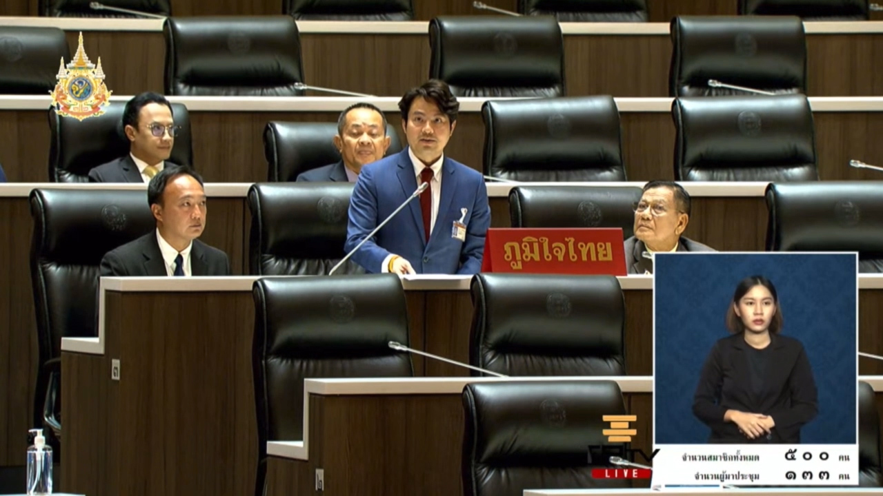 "สส.ภราดร" ขอกระทรวงศึกษาธิการจัดสรรงบประมาณสร้างอาคารเรียน โรงเรียนวัดสี่ร้อย จ.อ่างทอง เพื่อให้เด็กๆ มีห้องเรียนเพียงพอ