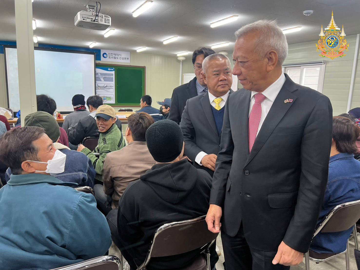 รมว.แรงงาน "พิพัฒน์" พบแรงงานไทย ในเกาหลี ย้ำ! ค่าจ้างสูง สวัสดิการดี หากทำตามกฎหมาย เป็นต้นแบบให้แรงงานไทยรุ่นต่อไป.