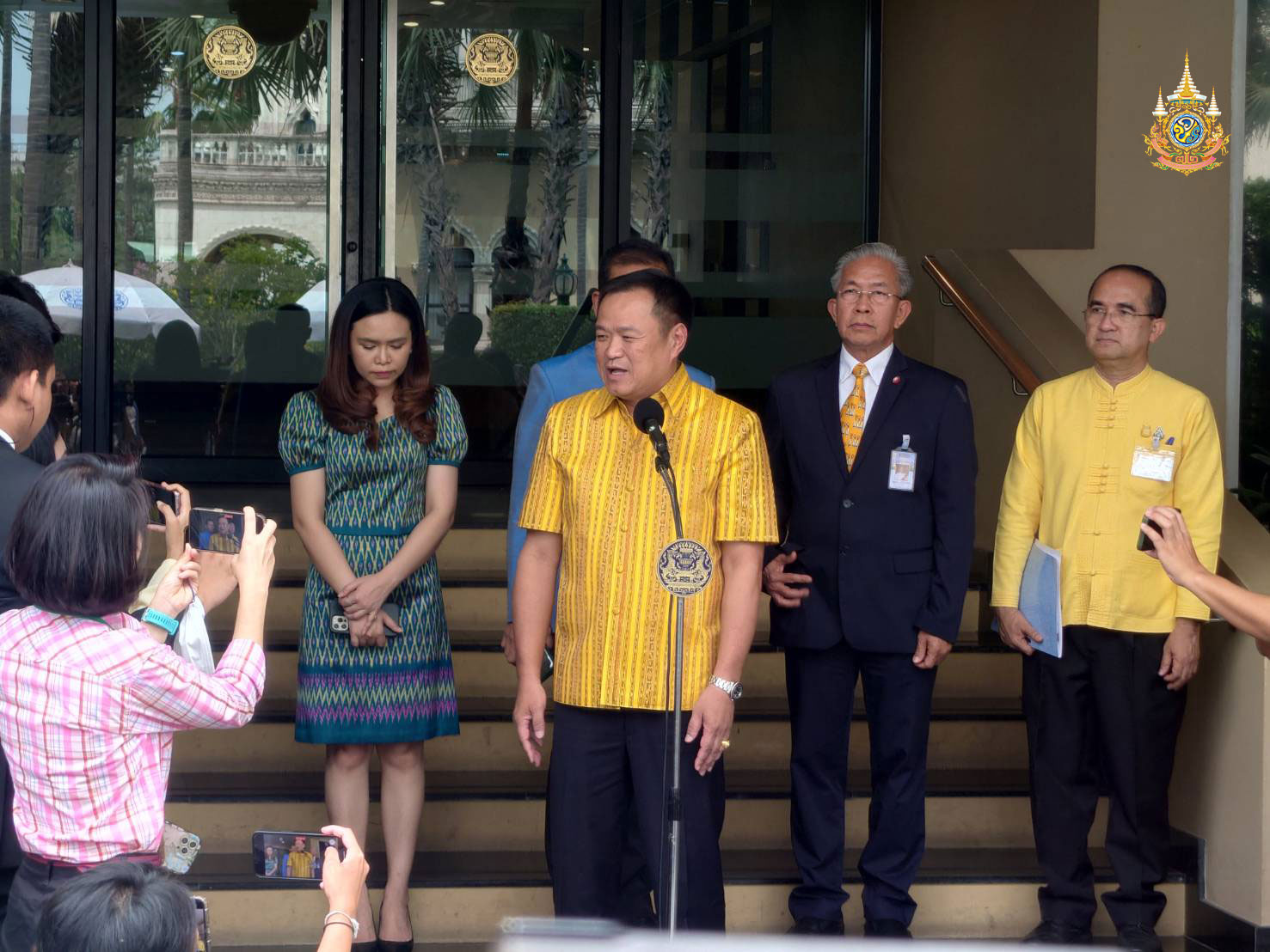 “อนุทิน” ให้กำลังใจทีมดับไฟป่าเชียงใหม่ พร้อมเร่งจัดหาเฮลิคอปเตอร์สนับสนุนภารกิจ