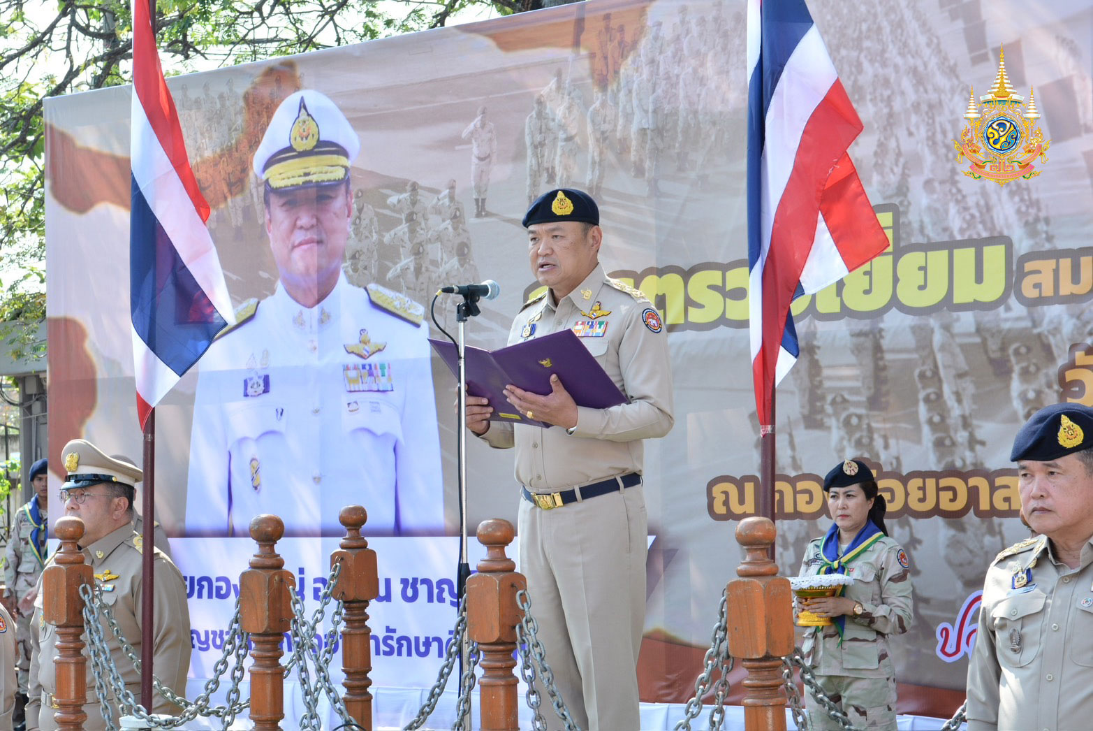 มท.1 ลงใต้ มอบนโยบายฝ่ายปกครองจังหวัดชายแดนบูรณาการความร่วมมือทุกภาคส่วนสร้างความปลอดภัยและขวัญกำลังใจให้คนในพื้นที่ ขับเคลื่อนการแก้หนี้นอกระบบ พร้อมลุยจัดระเบียบสังคม ปราบปรามอาวุธปืน ยาเสพติด และการค้ามนุษย์ต่อเนื่อง