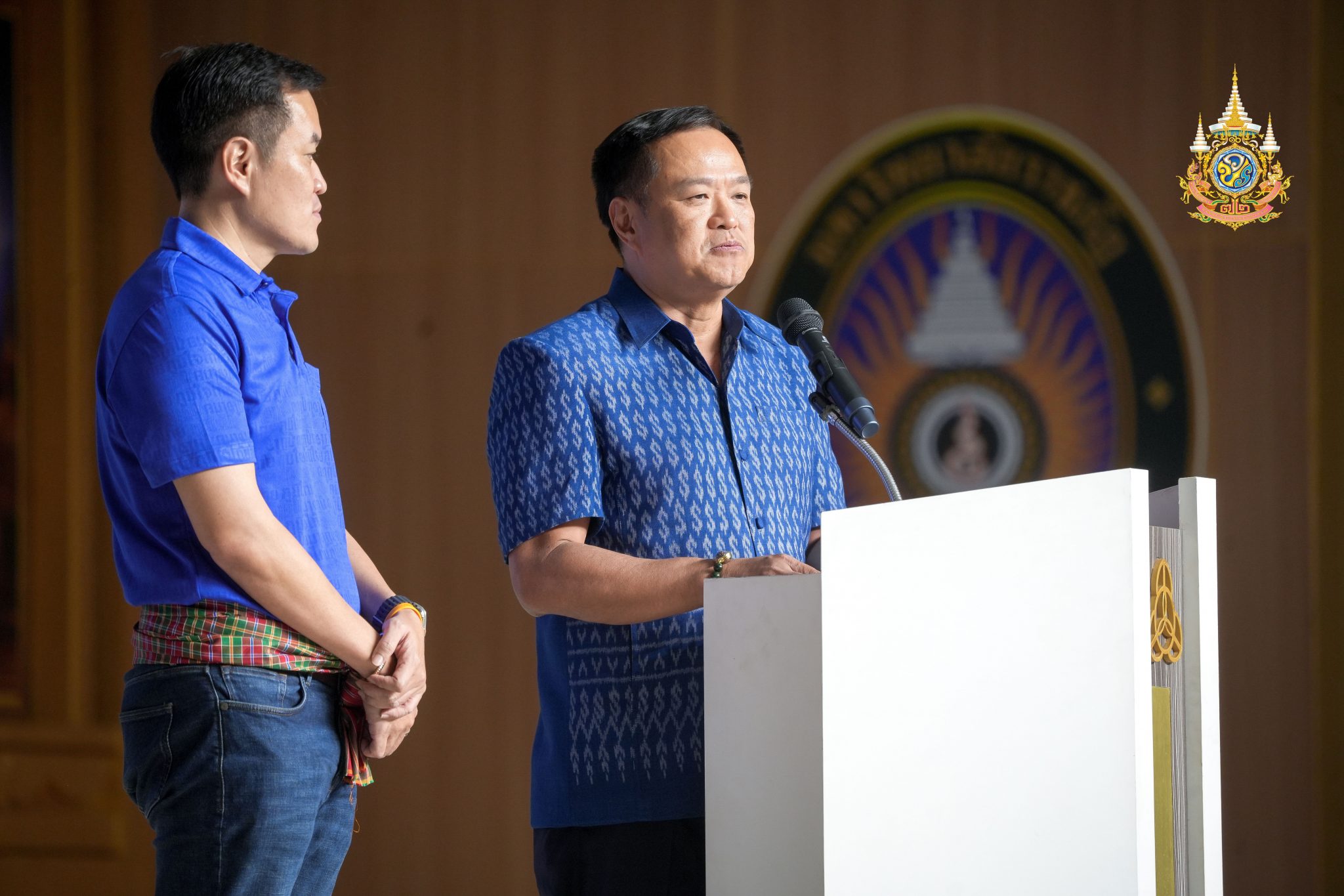 “อนุทิน” ลงพื้นที่ “ศรีสะเกษ” มอบนโยบาย มท. กำชับจัดกิจกรรมเฉลิมพระเกียรติในหลวง, หนุนเปิดด่านเขาพระวิหาร, แก้หนี้นอกระบบ, จัดการปัญหายาเสพติด รับมือภัยแล้ง แก้ยากจน และจัดระเบียบสังคม