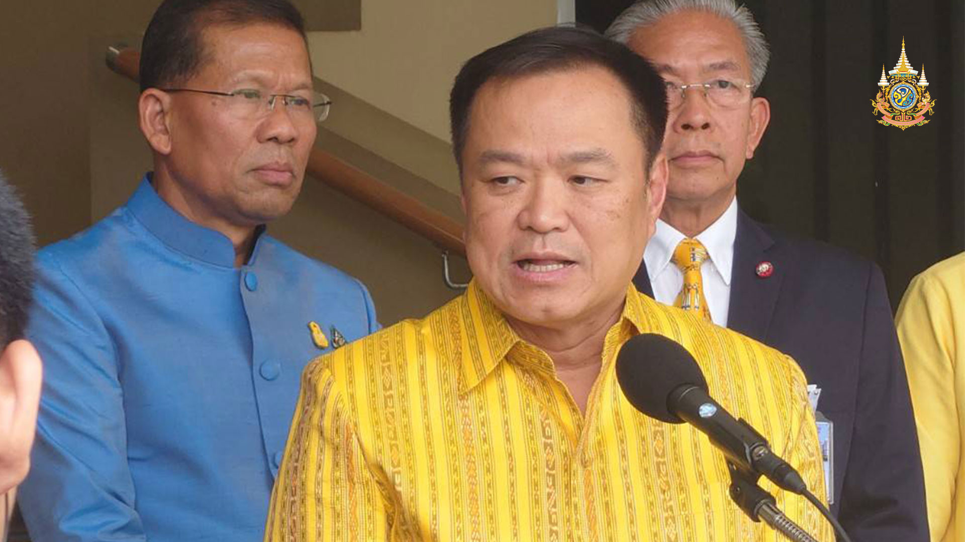 เดินหน้าต่อ แก้หนี้นอกระบบ ! “อนุทิน” ย้ำชัด กระบวนการไกล่เกลี่ย เคลียร์หนี้ ต้องเร่งเดินหน้า พร้อมใช้กฎหมาย พวกใช้อิทธิพลข่มขู่