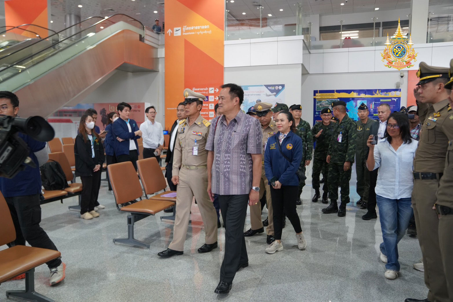 "อนุทิน" พร้อมรัฐมนตรี ติดตามสถานการณ์แม่สอด