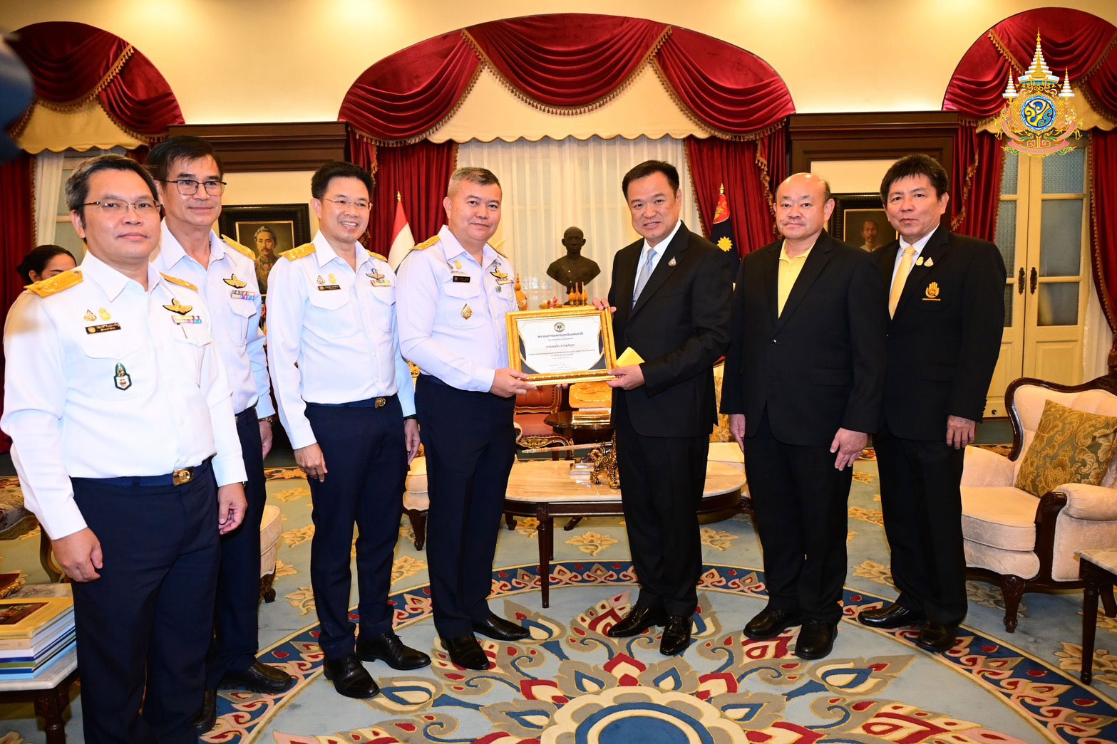 “อนุทิน” รับปีกกิตติมศักดิ์เฮลิคอปเตอร์การแพทย์ฉุกเฉิน