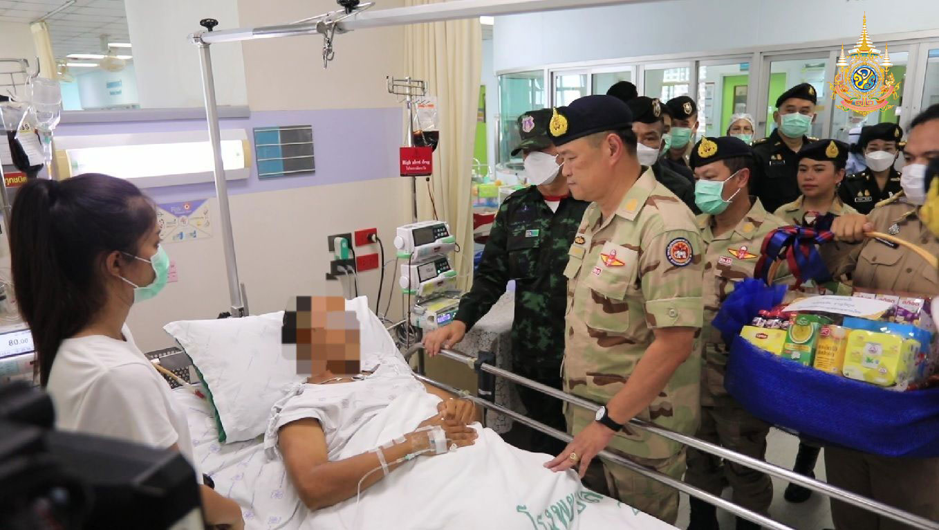 เยี่ยมให้กำลังใจ จนท.ได้รับบาดเจ็บชายแดนใต้