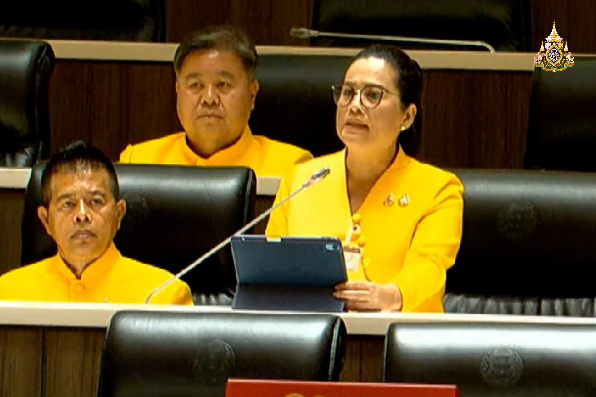 "สส.ญาณีนาถ" หารือสภาฯ ซ่อมถนทางหลวง-ขยายไหล่ -เพิ่มช่องจราจร เหตุชำรุด ไหล่ทางแคบ เกิดอุบัติเหตุบ่อยครั้ง