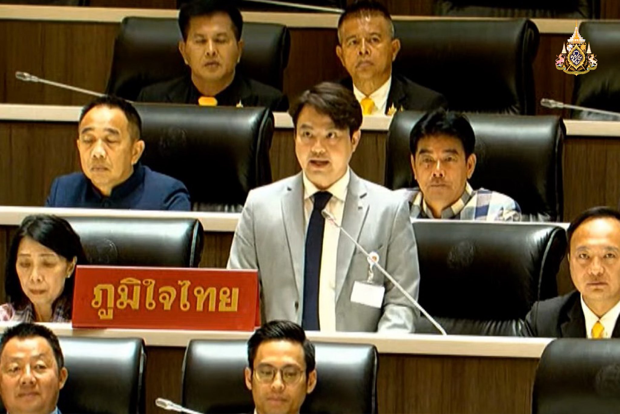 "ภราดร" หารือสภาฯ แก้ปัญหาตลิ่งแม่น้ำเจ้าพระยาชำรุด -ขยายเส้นทางรถบขส.และเร่งสร้างอาคารเรียน