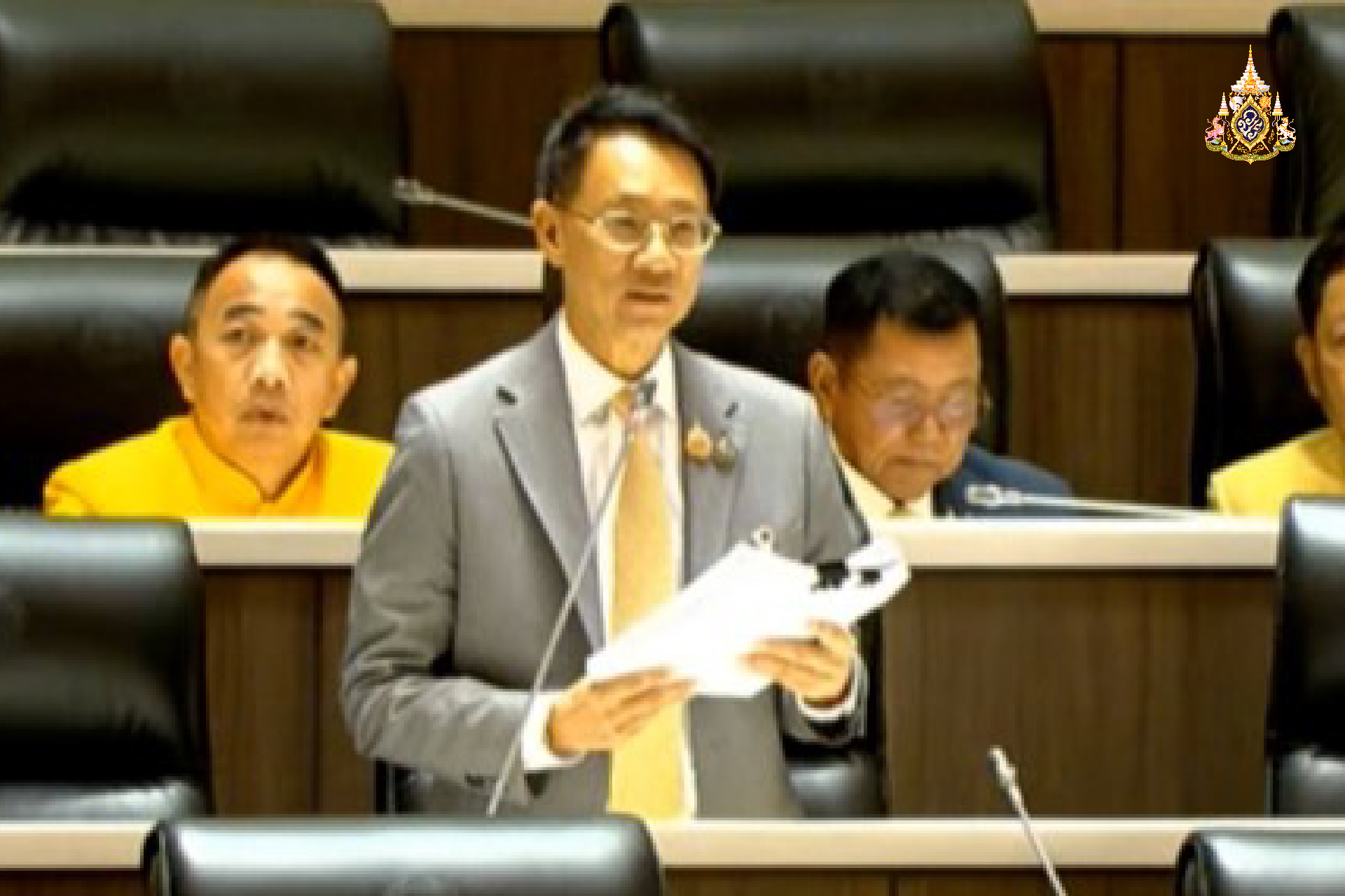 ส.ส.วินัย รับฟังเสียงจาก ปชช.ไม่เห็นด้วยปุ๋ยคนละครึ่งขอ กรมทางหลวงปรับปรุงถนน-สัญญาณไฟจราจร