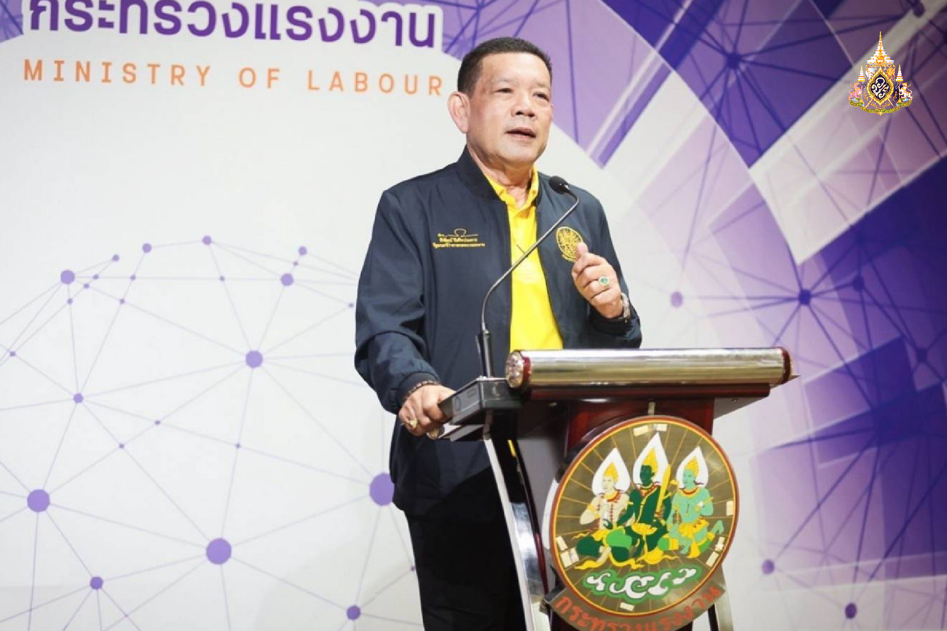 สั่งตรวจสอบป้ายโฆษณาจีน จัดหาต่างด้าวทำงาน