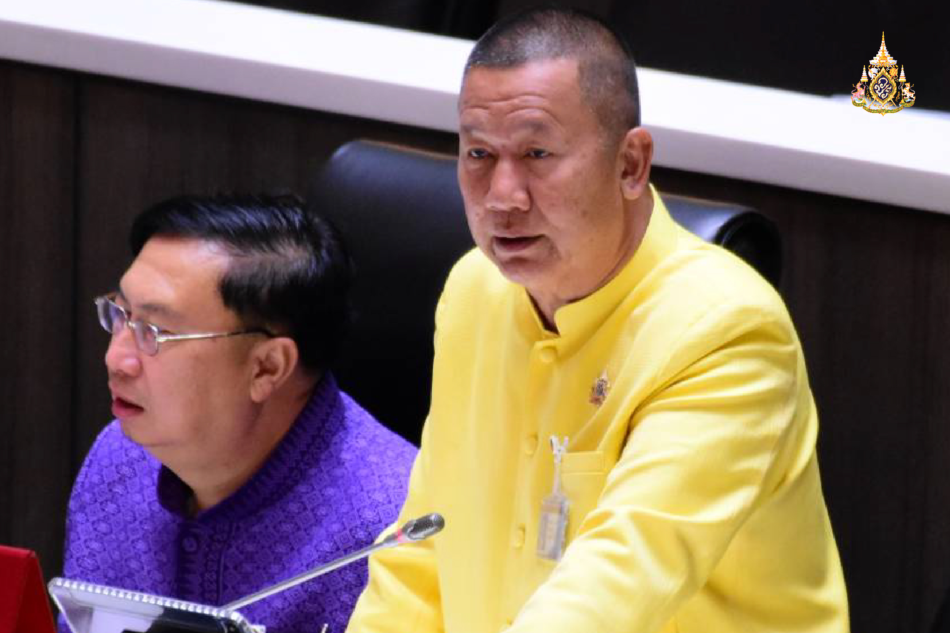 "สส.นรินทร์" วอน ซ่อมถนนชำรุด สร้างถนน 4 เลน ติดไฟส่องสว่าง