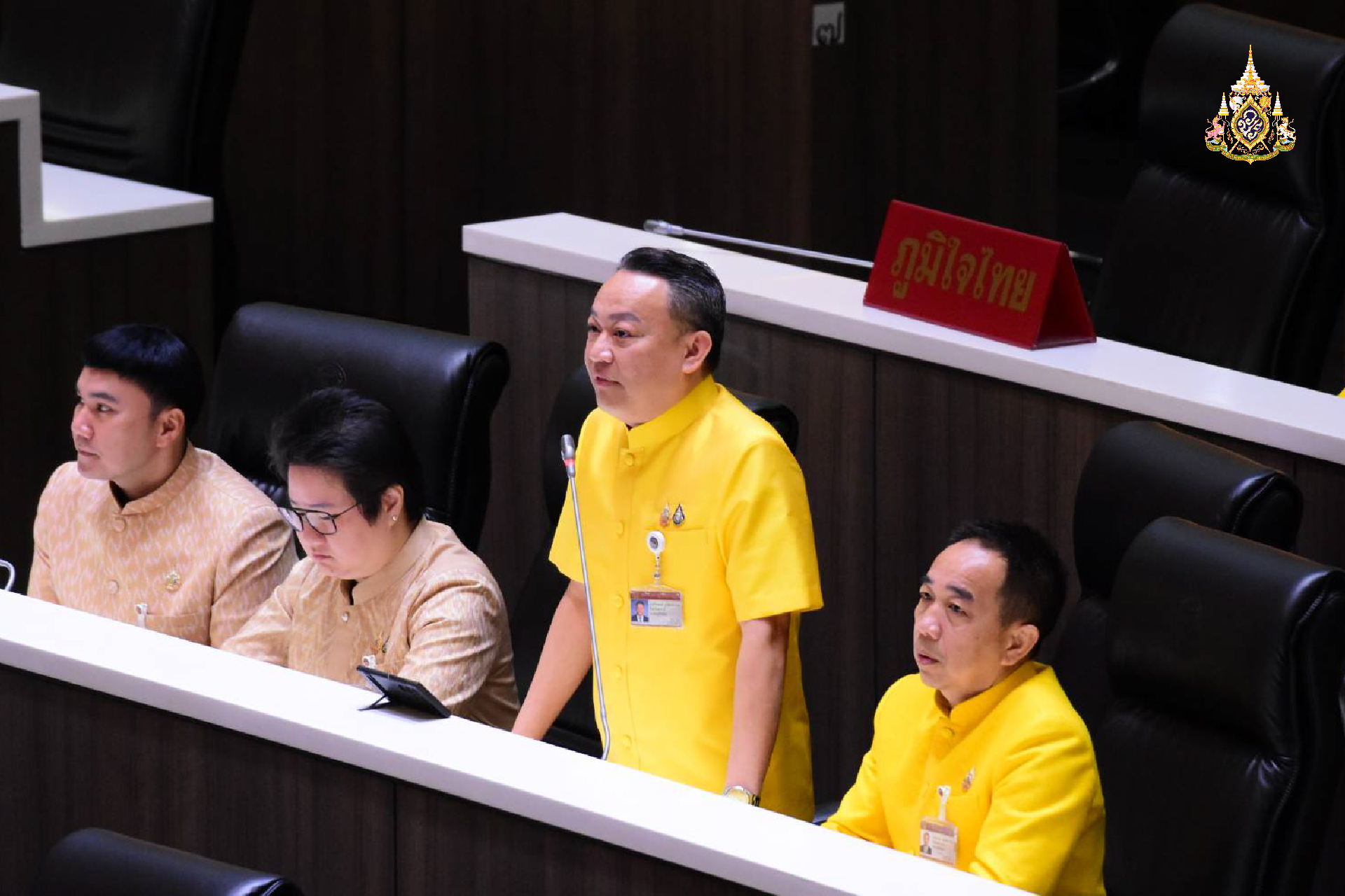 ซ่อมตอนเย็น ตอนเช้าพัง ! สส.วัชรพงศ์ เรียกร้อง แขวงการทางสระบุรี ไฟเกาะกลางถนนดับ ถนนเป็นผิวนวล