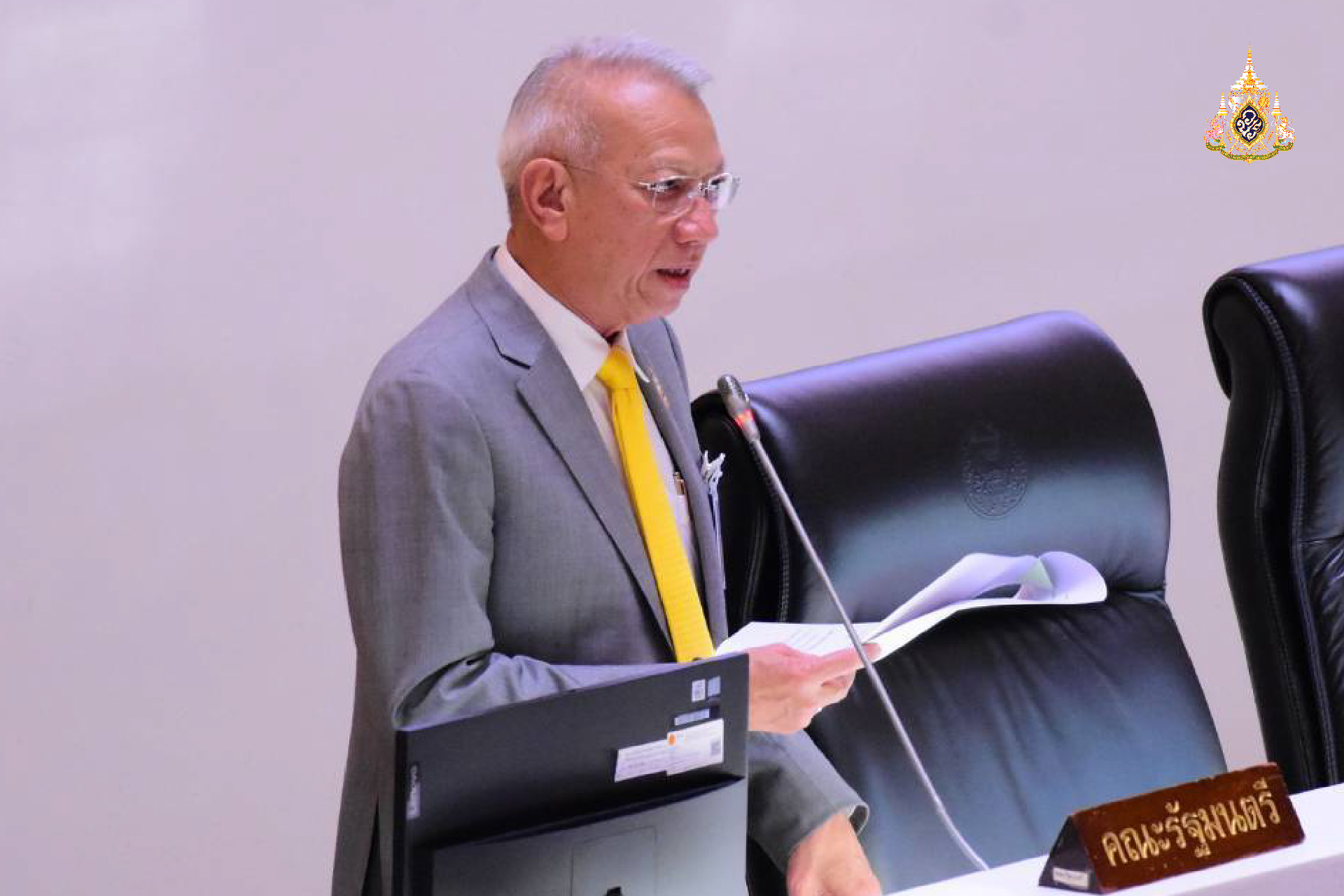 "พิพัฒน์" แจงสภา 1 ต.ค.ขึ้นแน่ 400 บาท ดูแล แรงงานถูกเลิกจ้าง ทุกกรณี เดินหน้าต่อ กม.สวัสดิการแรงงาน