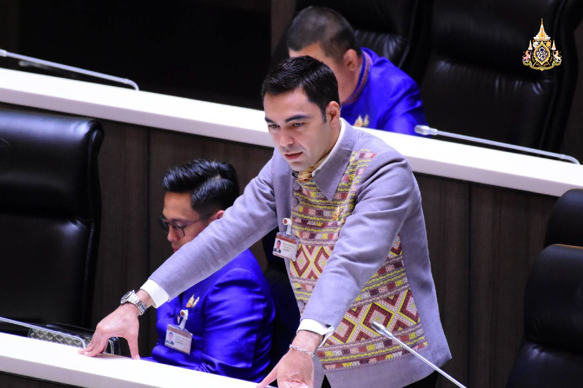 "เจเศรษฐ์" เรียกร้องให้รัฐ เร่งแก้ปัญหาน้ำ และไฟฟ้า อย่างเป็นระบบ