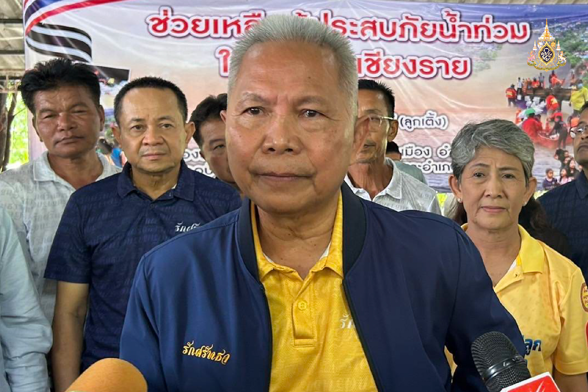 "โสภณ-ศักดิ์" กลุ่มรักศรัทธาร่วมกับมูลนิธิอาณัตพณ ซารัมย์ บริจาคสิ่งของเพื่อช่วยเหลือคณะสงฆ์ที่ประสบภัยน้ำท่วม จ.เชียงราย