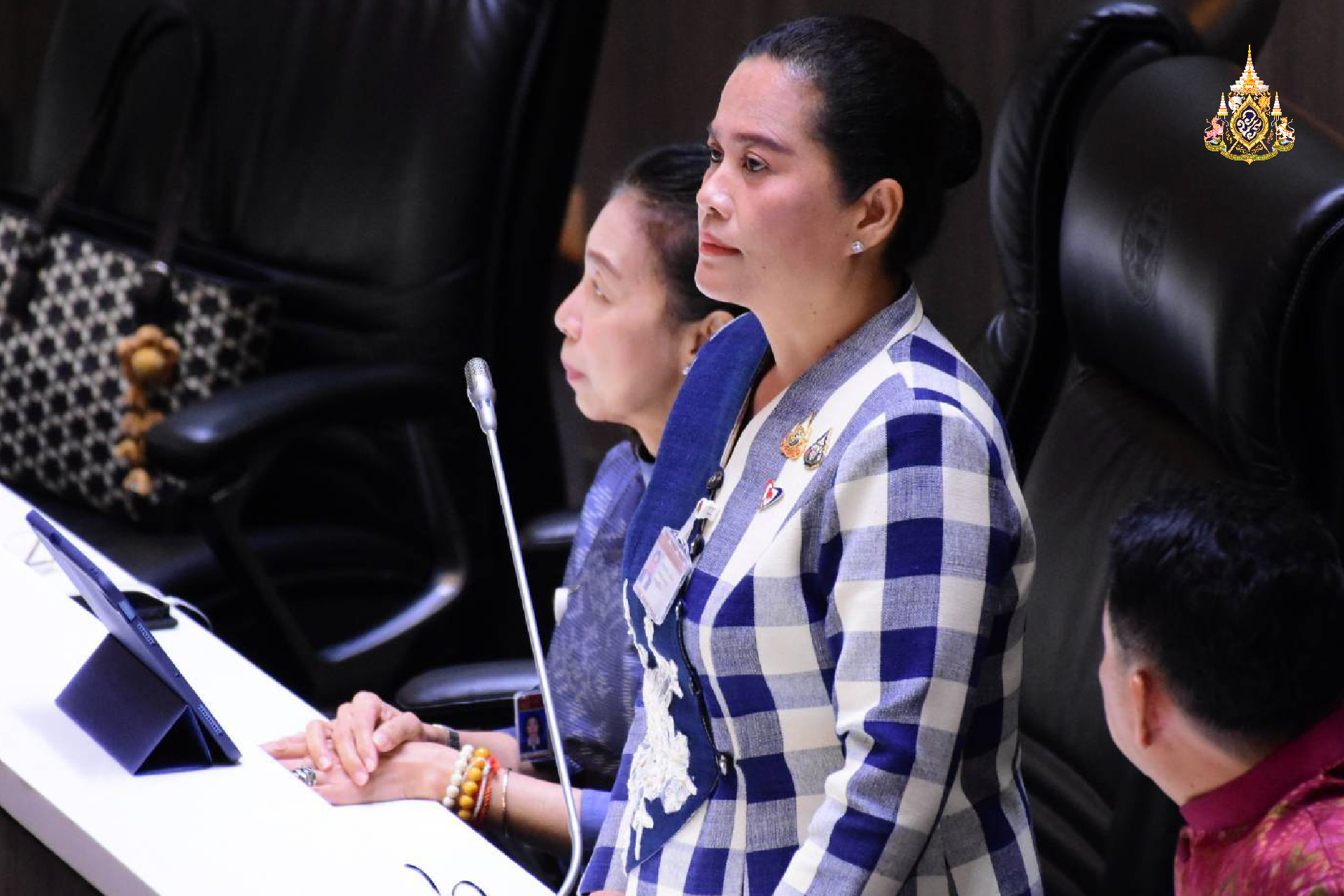 "สส.ญาณีนาถ" จี้ อบจ.อำนาจเจริญ จัดงบซ่อมถนน 4 เส้นทางชำรุด