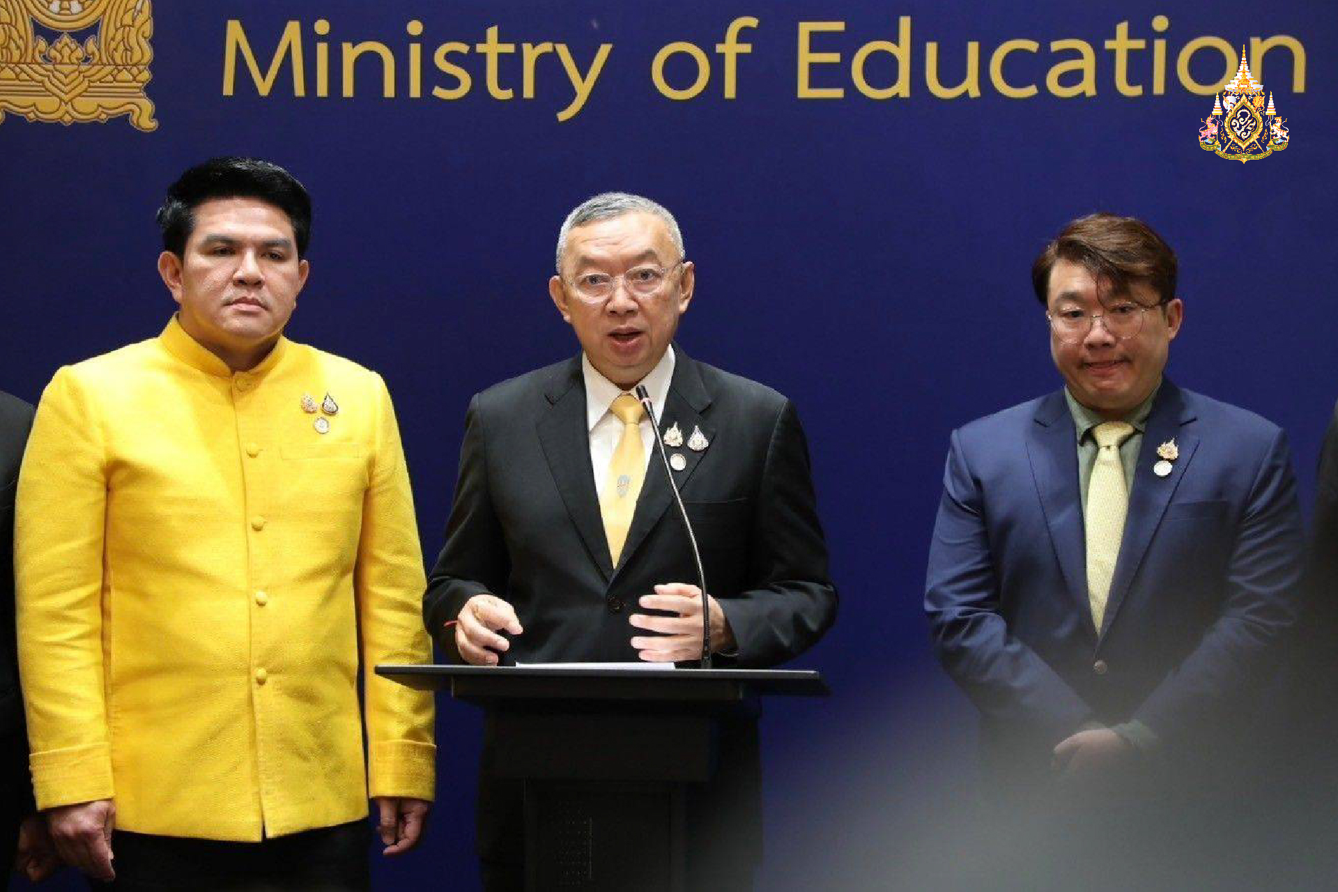 ให้ความสำคัญน้ำท่วม ช่วยเหลือ ฟื้นฟูสถานศึกษา