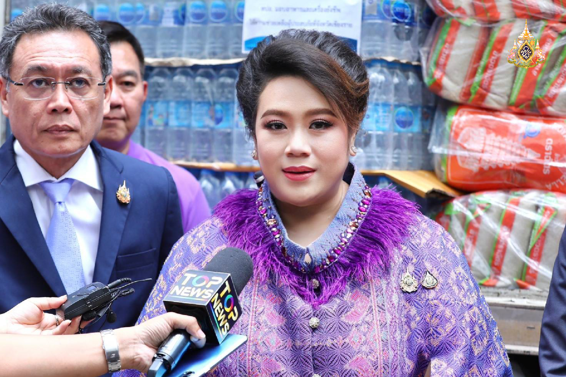 "ศุภมาส" ปล่อยขบวนรถนำสิ่งของไปช่วยน้ำท่วม จ.เชียงราย