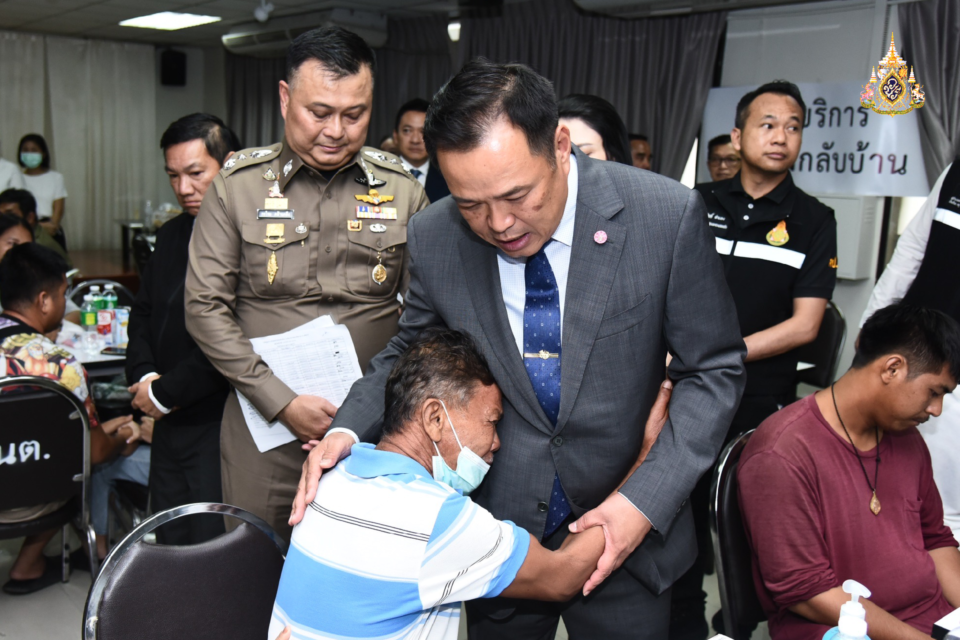 ให้กำลังใจครอบครัวเหยื่อเพลิงไหม้รถทัวร์