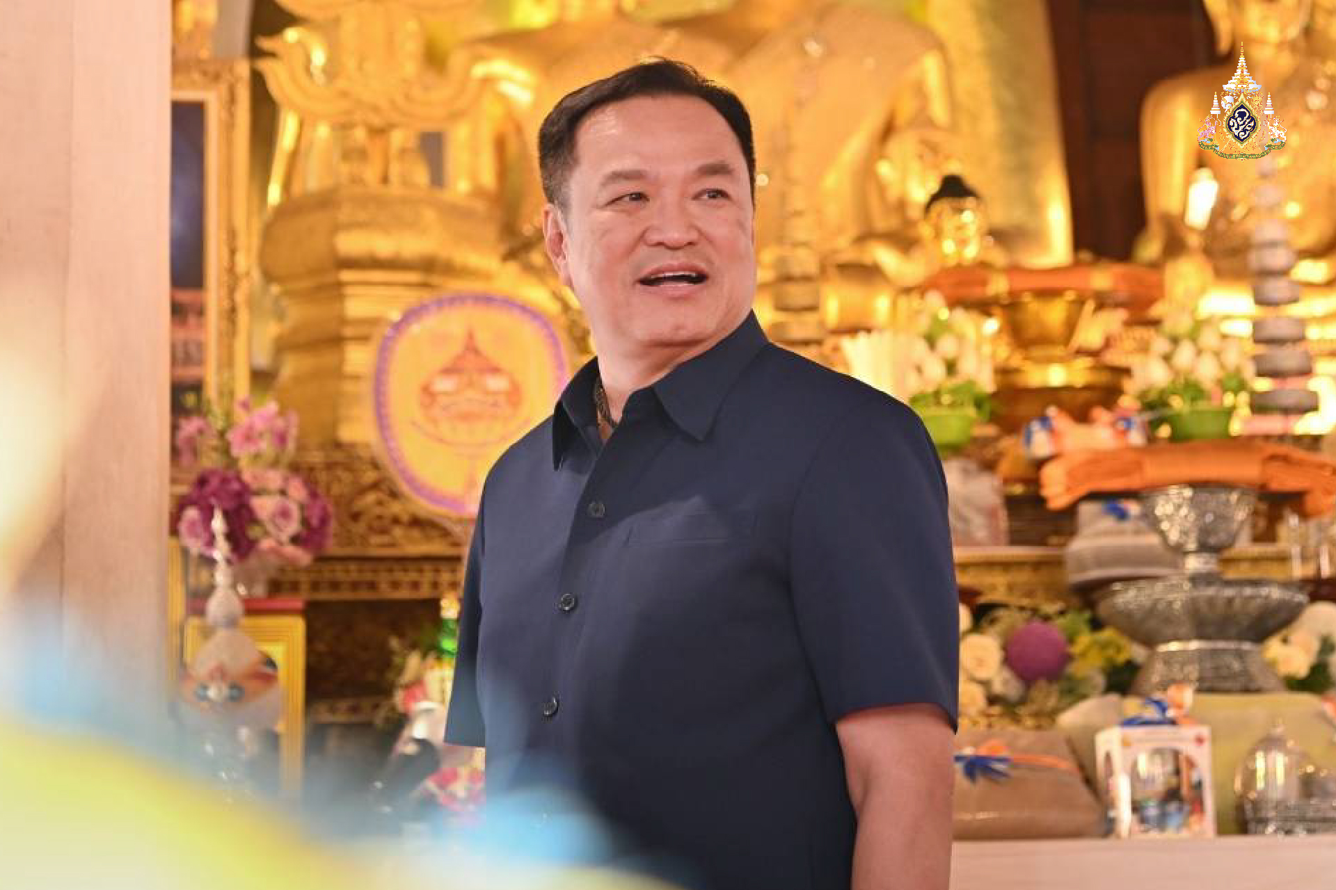 สักการะพระธาตุแช่แห้ง