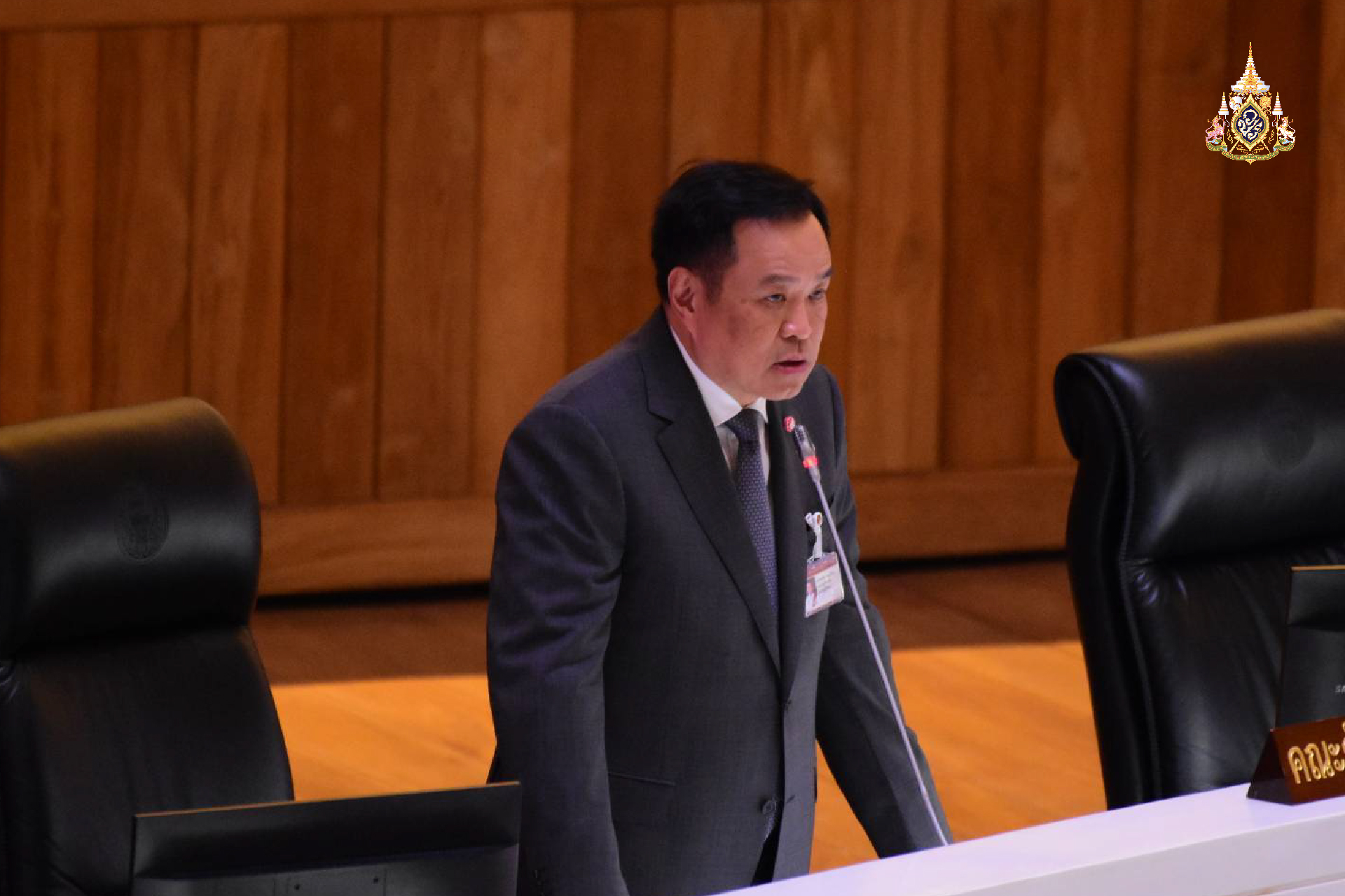 "อนทิน" ตอบ กระทู้ "ษฐา" ยัน จ่ายเงินเยียวยา น้ำท่วมภาคใต้ 9,000 บาท ครบ