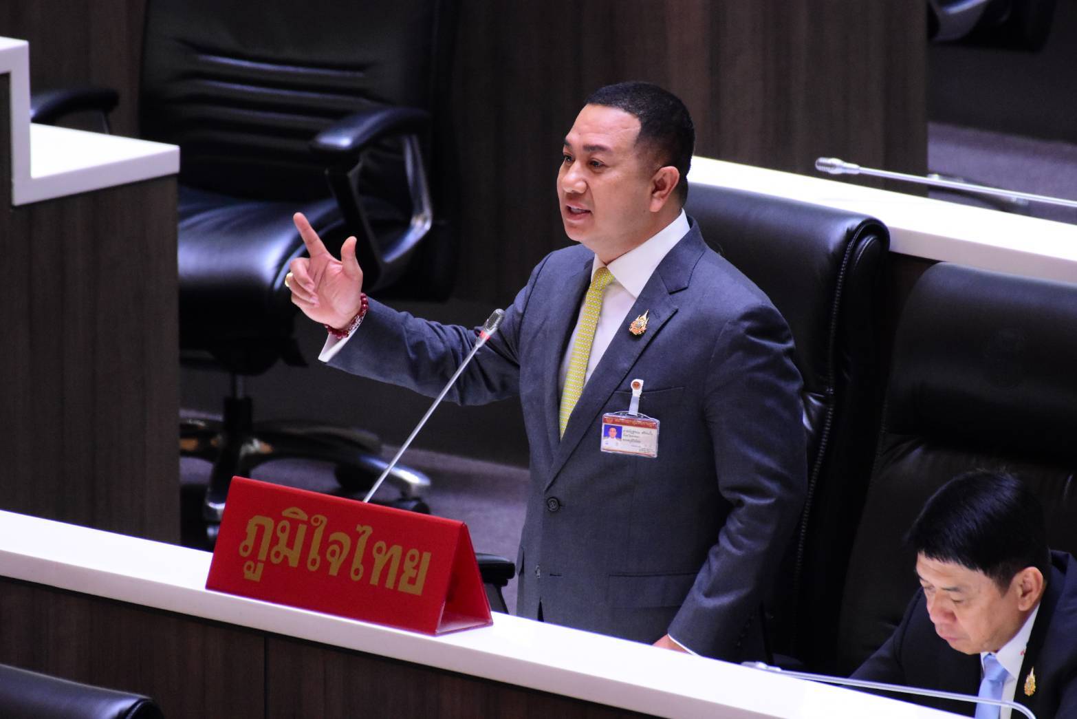 "ณัฏฐ์ชนน" ชี้ ทุเรียนขาดกฎหมายควบคุม ชาวสวนถูกเอาเปรียบ เสนอรัฐบาล 4 ข้อ แก้ปัญหาทุเรียน