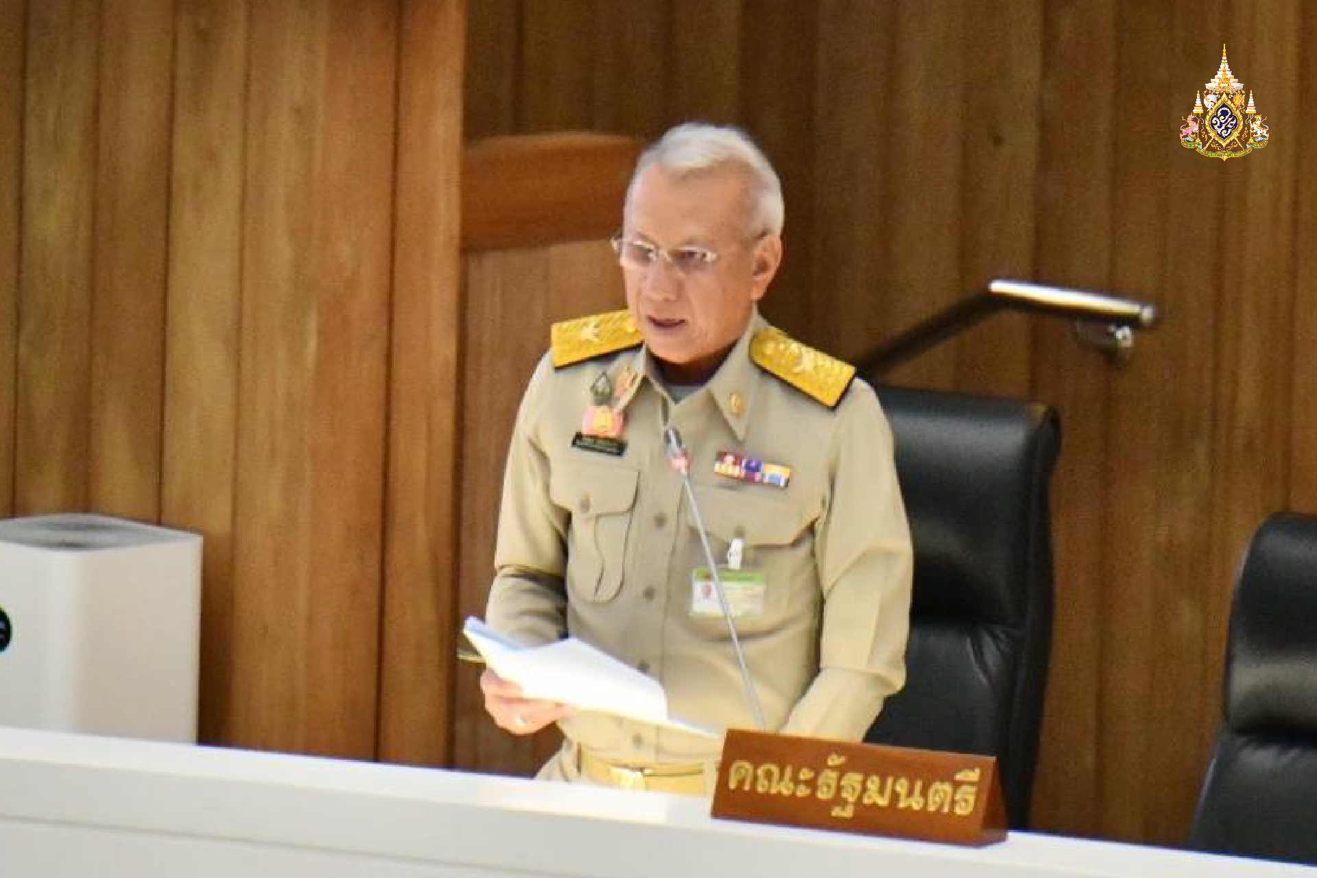 รีบแก้ไขปัญหา ! "พิพัฒน์" ตอบ กระทู้ สว. ผ่อนผัน แรงงานต่างด้าว ช่วยเก็บผลผลิต การเกษตร