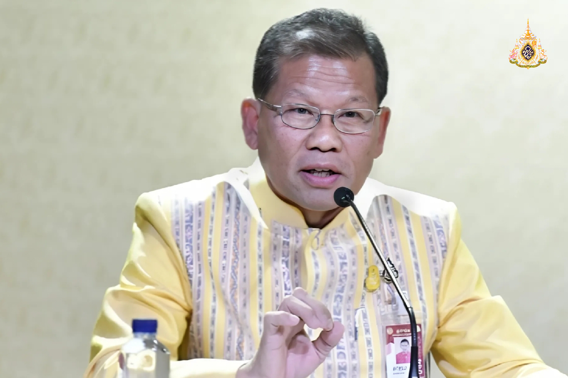 ฟาดต่อ! จะรับใช้ใคร ขอให้ดูตาม้าตาเรือ