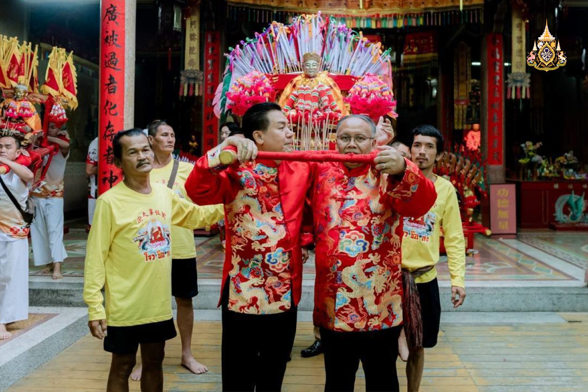 ปล่อยองค์พระ แห่รอบเมือง    งานสมโภชมูลนิธิอำเภอเบตงปี 68