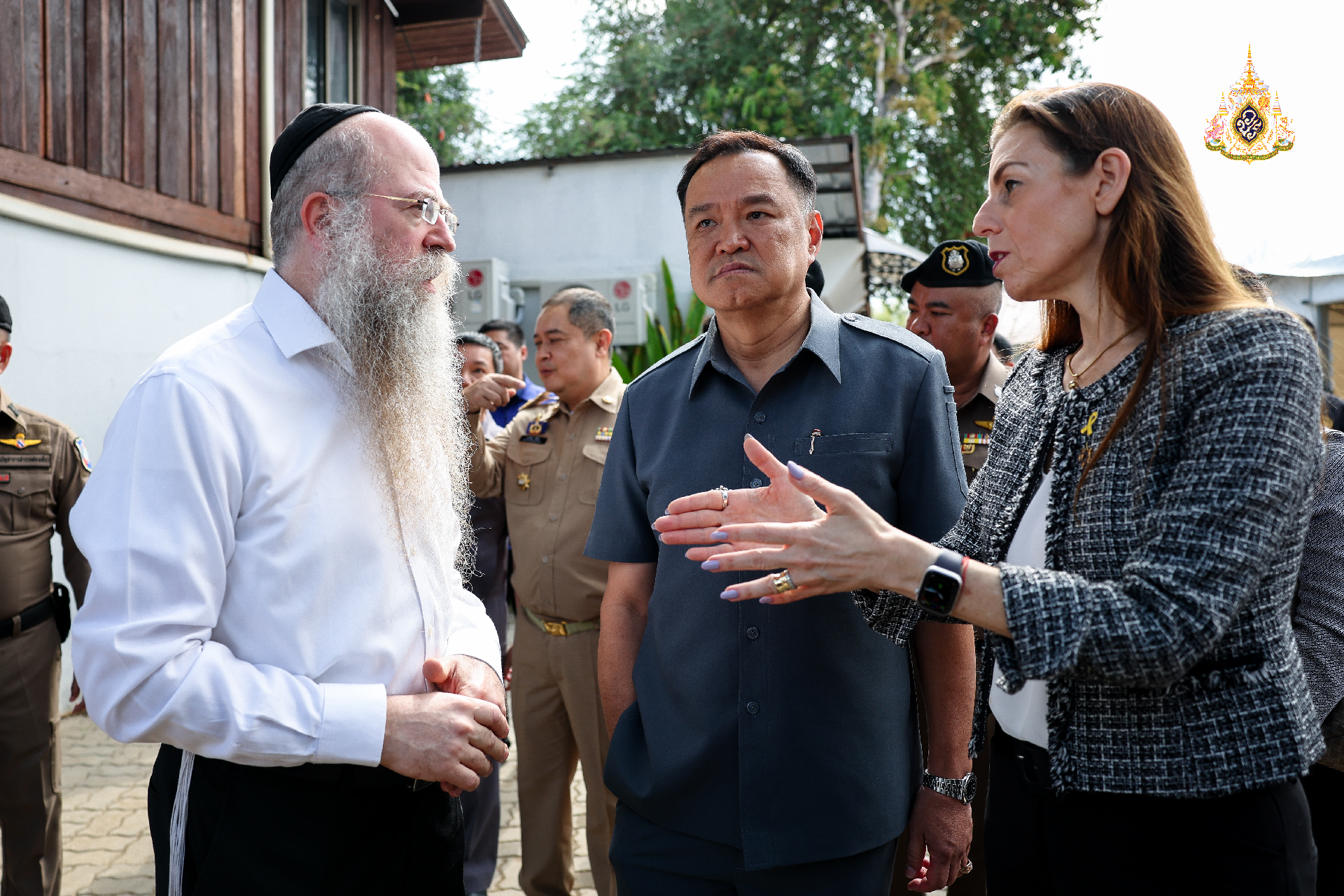 ปล่อยให้เกิดไม่ได้ !! “ขาใหญ่ มาเฟีย มาฟรี”