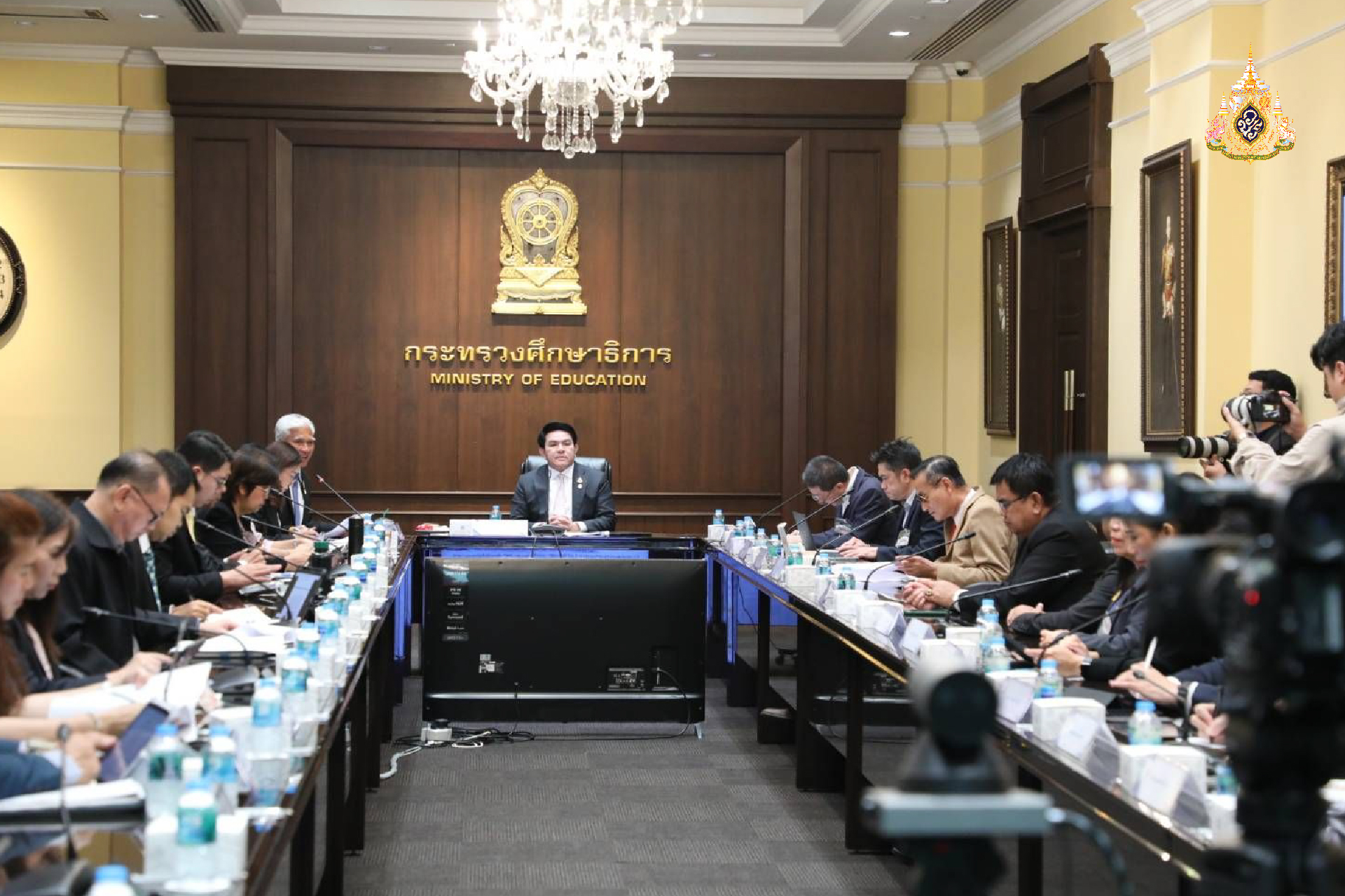 ร่วมหารือการขับเคลื่อนนโยบายแก้ไขปัญหาหนี้สินครูและบุคลากรทางการศึกษา