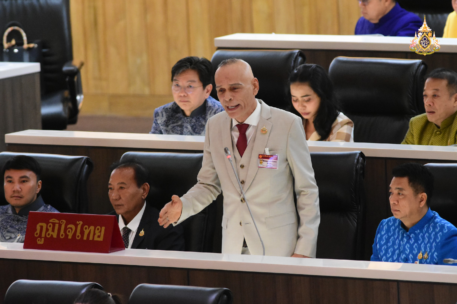 "สส.ชาดา" จี้รัฐ และสทนช. รับมือ น้ำฝนอย่างเร่งด่วน แนะรถหลวงควรใช้ รถไฟฟ้า ลด PM 2.5 หนุนแจกเงินดิจิทัล