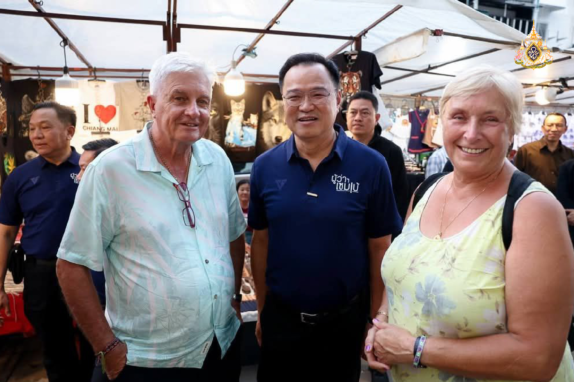 เยี่ยมชมตลาด-พบปะผู้ประกอบการ และพูดคุยทักทายนักท่องเที่ยว บริเวณตลาดอนุสาร - เชียงใหม่ไนท์บาซาร์