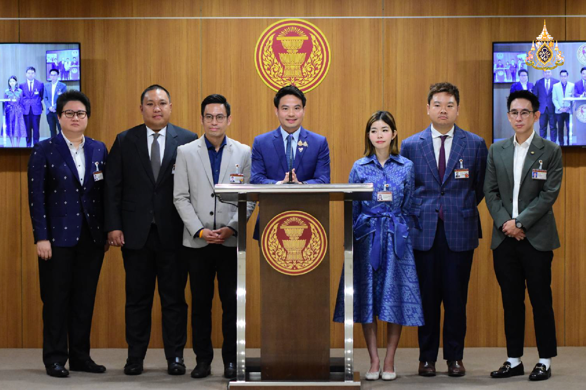 ลาออกรองประธานสภาฯ