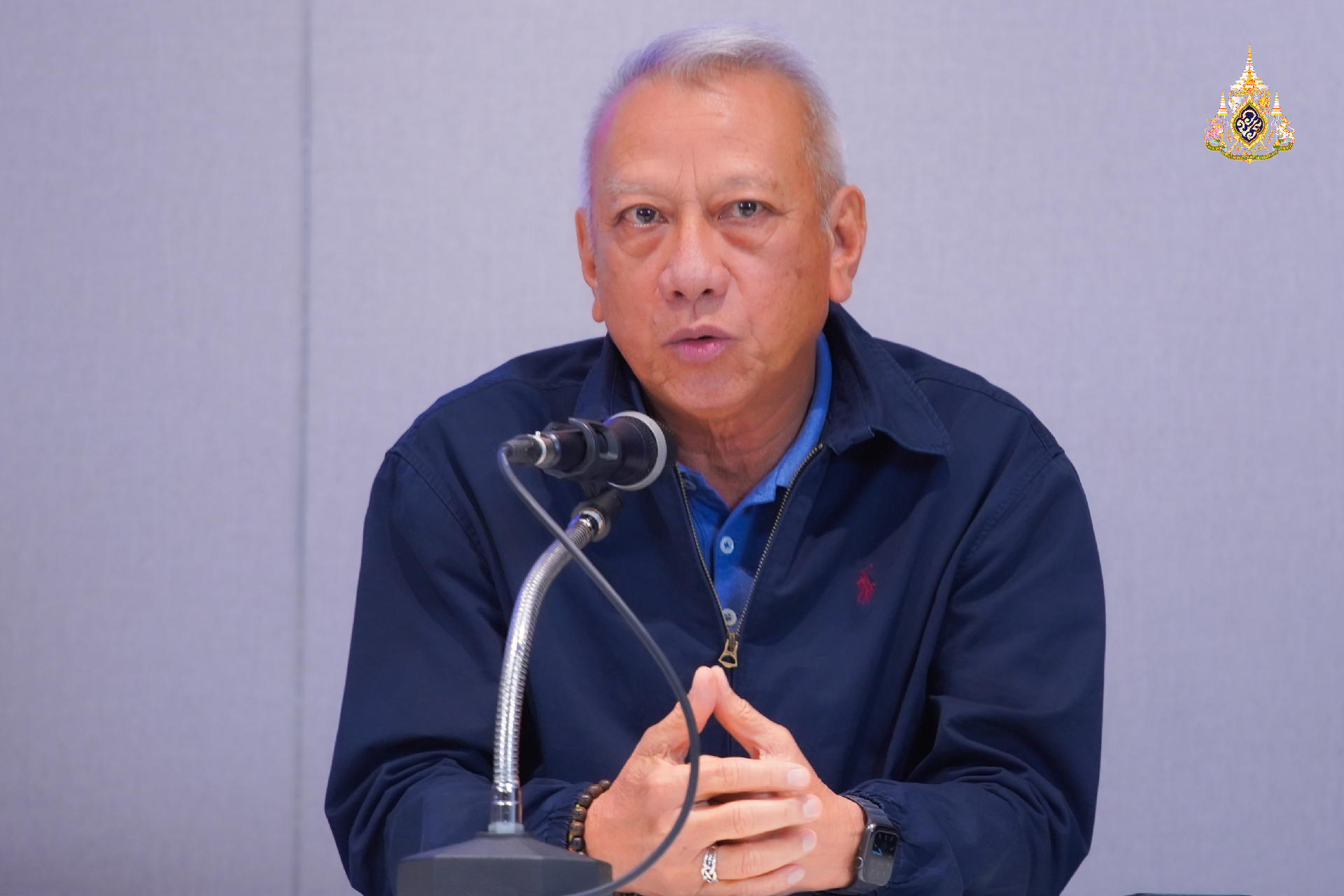 ไม่ย้ายพรรค รังเกียจคนปั่นกระแส