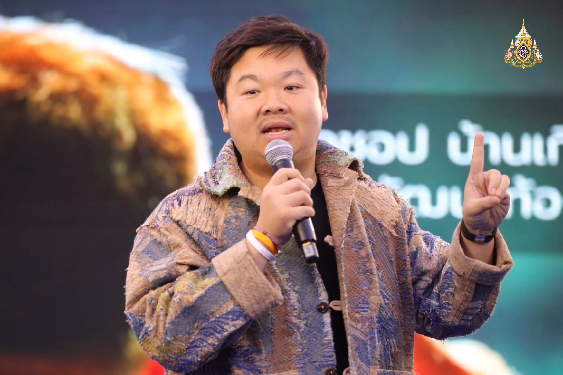 คดีรอเพียบ! เร่งยื่นซักฟอก  กลัวจะไม่ทันได้ชักกระบี่