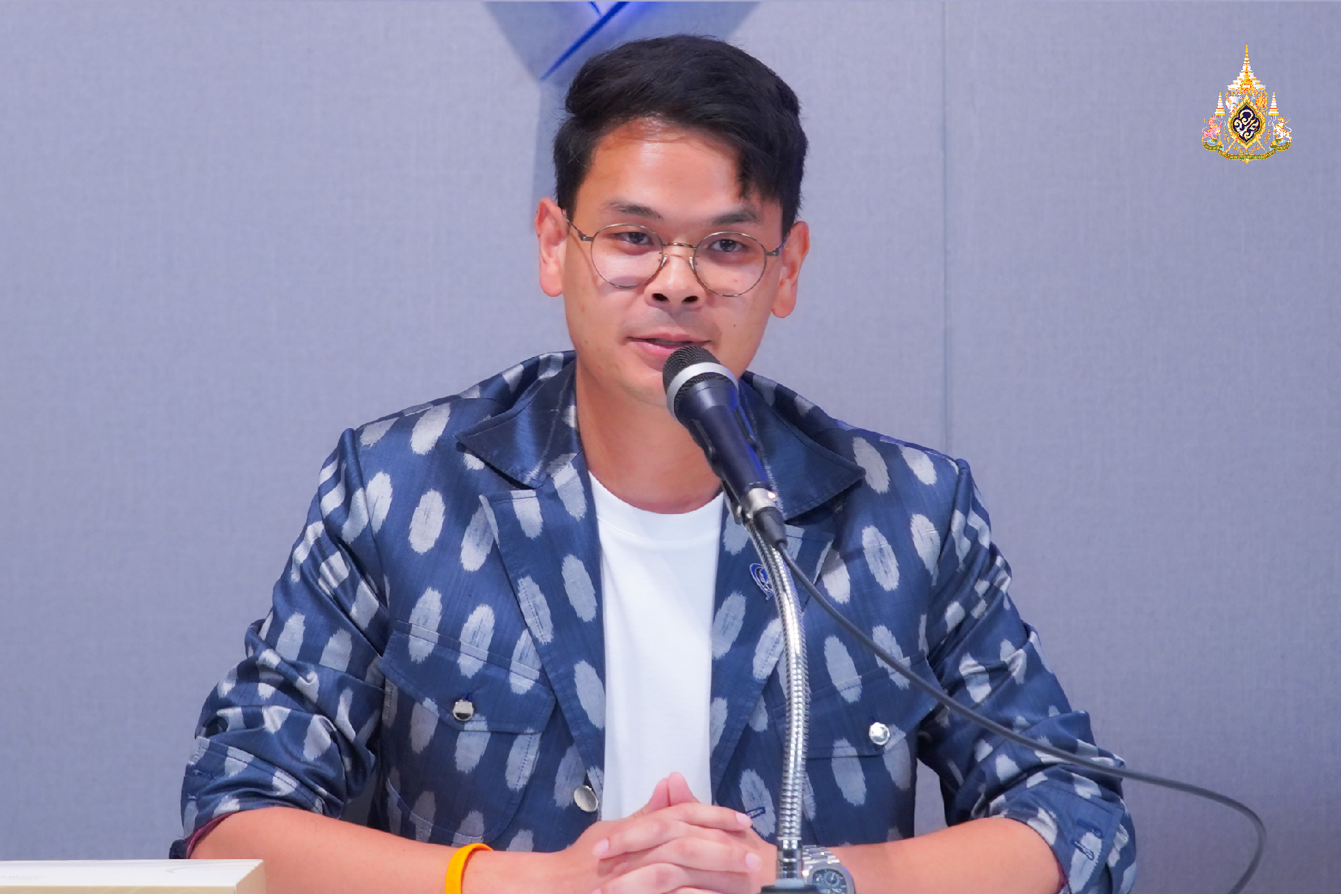 ตนและครอบครัว ไม่มีทรัพย์สินอยู่ประเทศเพื่อนบ้าน