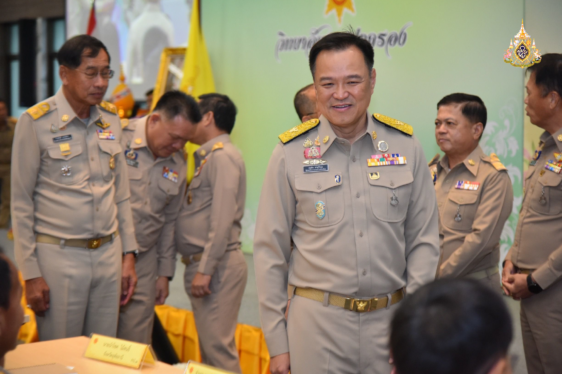 "ฟัง สร้าง เปลี่ยน"  ฝังชิพ DNA นร.นายอำเภอ