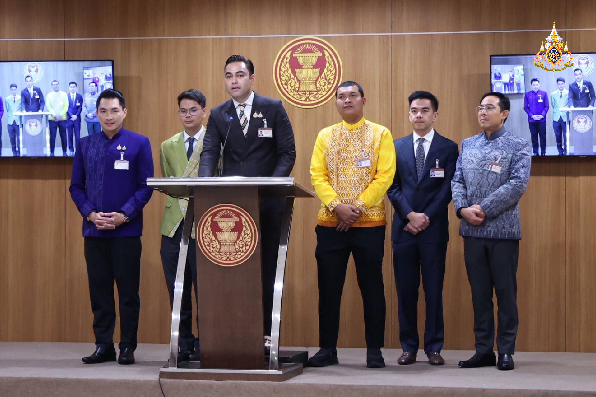 อัดพรรครัฐบาลปิดปากคนเห็นต่าง ตัดจบไม่ให้อภิปรายค้าน “กาสิโน”