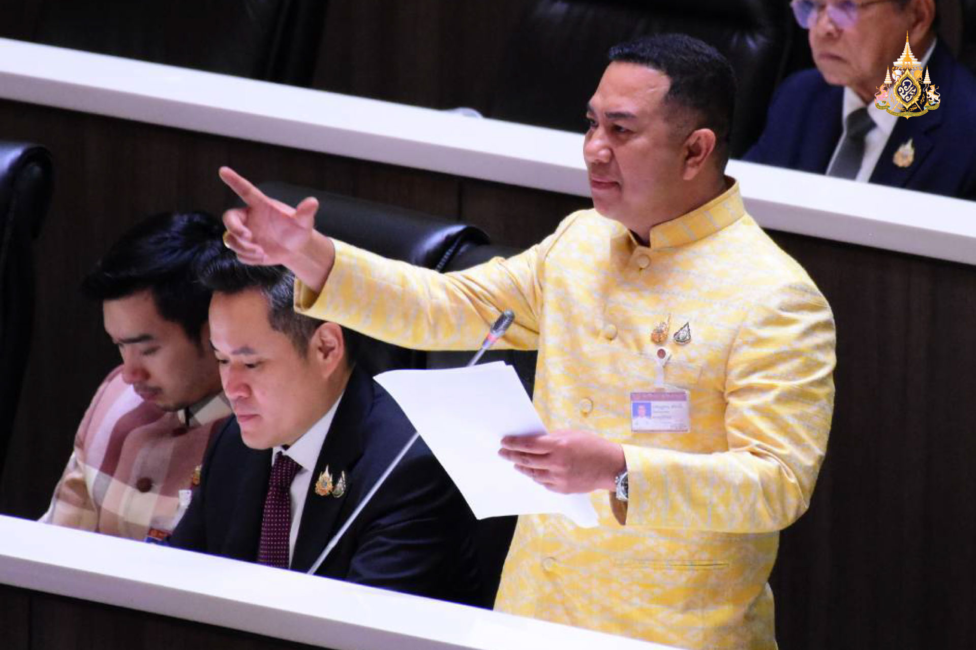 "สส.ณัฏฐ์ชนน" ชี้ งบกลางกว่า 5 แสนลบ. เป็นงบลูกฝาก ซัดรัฐบาลควรตั้งงบตรง ไปยังหน่วยงาน ไม่ต้องเป็นกาฝาก จี้กำหนดหลักเกณฑ์ให้ชัด